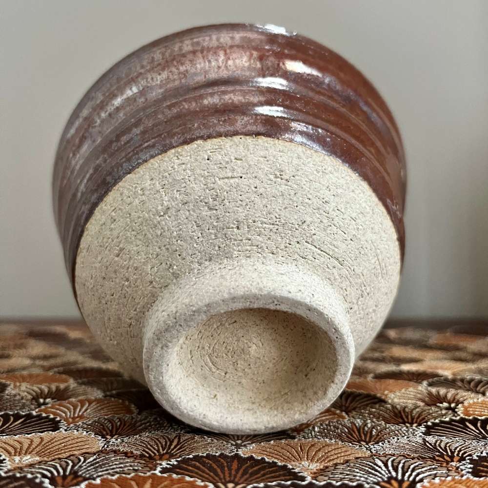 Chawan Tetsu Aka, Fabriqué par Kato Juunidai - Vue de Dessous