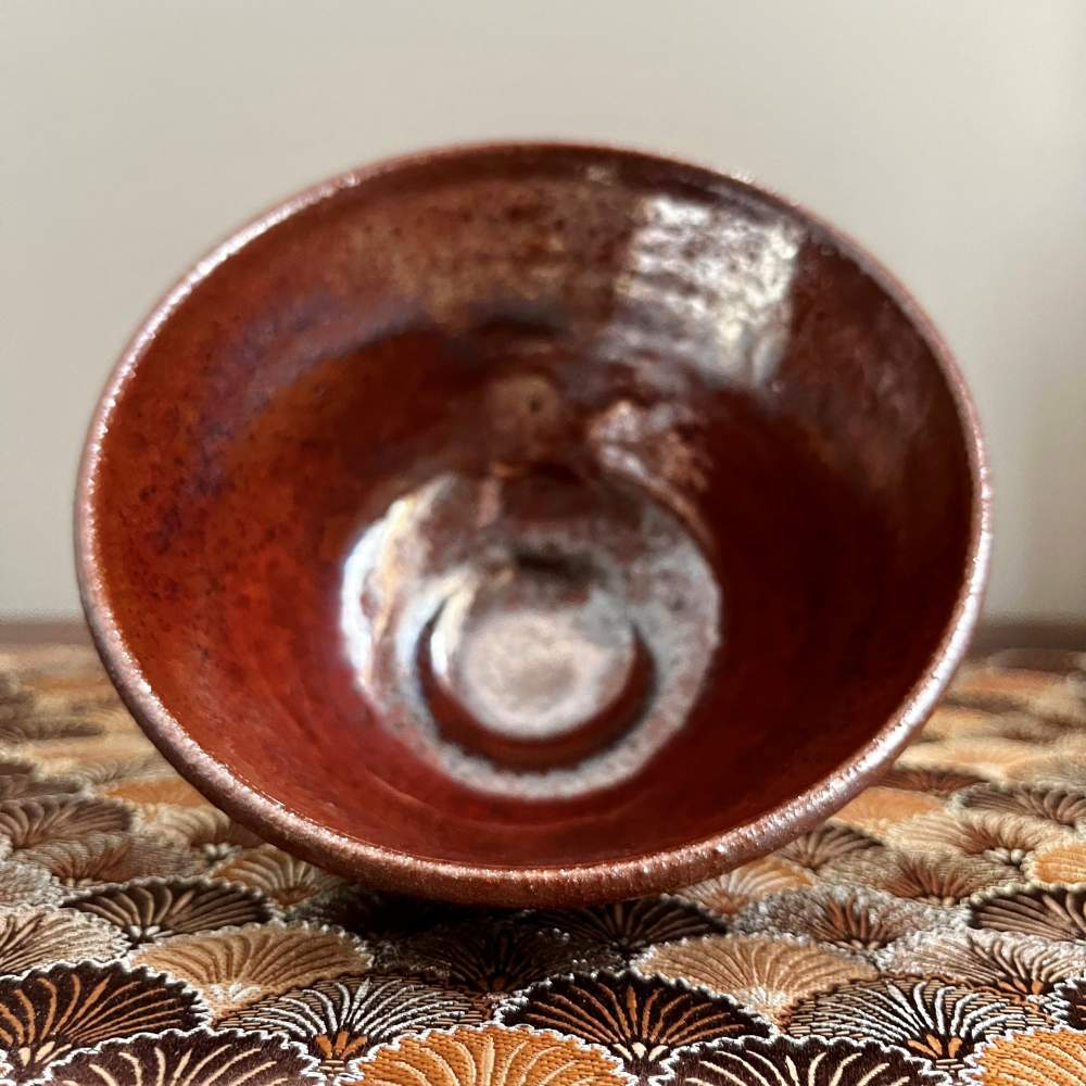 Chawan Tetsu Aka, Fabriqué par Kato Juunidai - Vue de Dessus