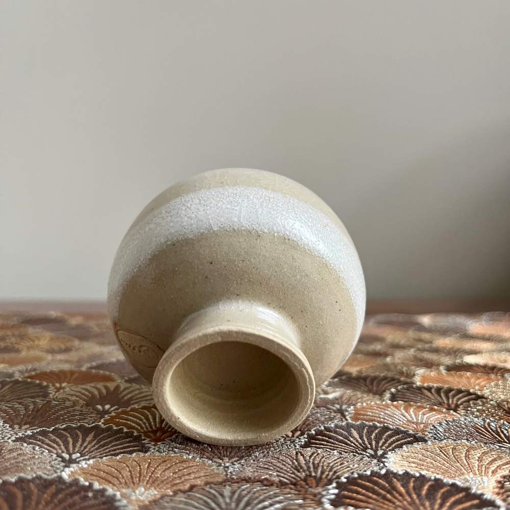 Verre à Pied Blanc - Tasse pour le thé - Vue de dessous